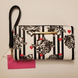 NWT Betsey Johnson White/Black Roses XOZip Around Wristlet | Valentine's Love
